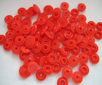 Ingyenes szállítás 20 beállítja T3(10.7 mm) KAM B1 Élénk Piros szín snap gomb varrás baba színes műanyag kötőelem snap gombra