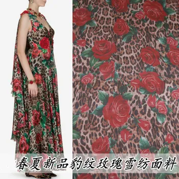 Nyáron új leopárd rose chiffon nyomtatás ruházati szövet kézzel DIY ünnepi ruha, póló anyag nagy divat nyomtatott ruhával